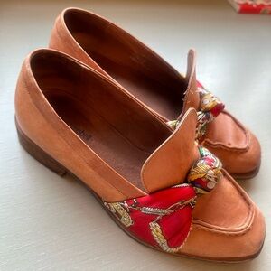 Jeffrey Campbell sable loafers in tan in a 9.5